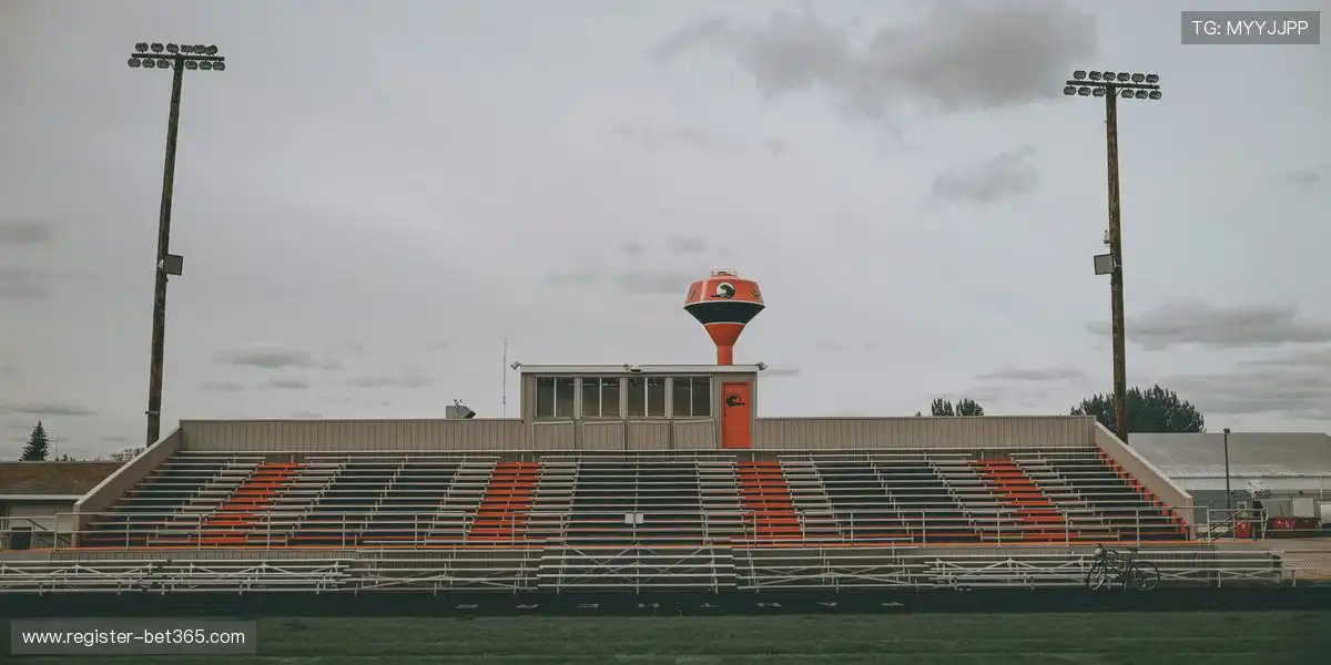 内马尔赛后,与团队共享,欢乐瞬间,香港赛马,赛程安排,赛果分析,马匹资料,赛事动态